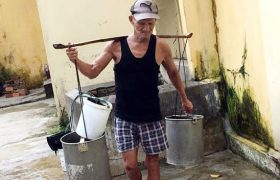 người gánh nước thuê - tân quảng